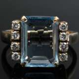 Gelbgold 750 Ring mit Aquamarin (ca. 3.5ct) zwischen Brillantleisten (zus. ca. 0.20ct/P2/CR), 4,3g, Gr. 50,5 - Foto 3