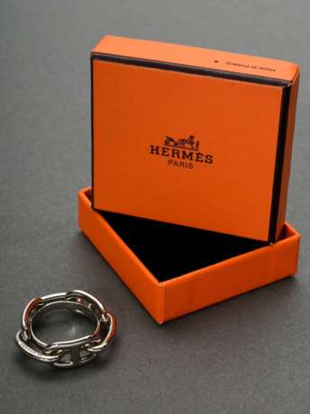 Hermès Tuchring "Régate", Messing mit Palladiumauflage, gestempelt "Hermès", Ø innen 2cm, außen Ø 3cm, in Original Box - Foto 1