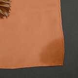 Hermès Seiden Carré "Fripon" in apricot, Entw. wohl: Maurice Tranchant 1972, gerollter Rand, 90x90cm, Fleck an der Ecke - фото 3