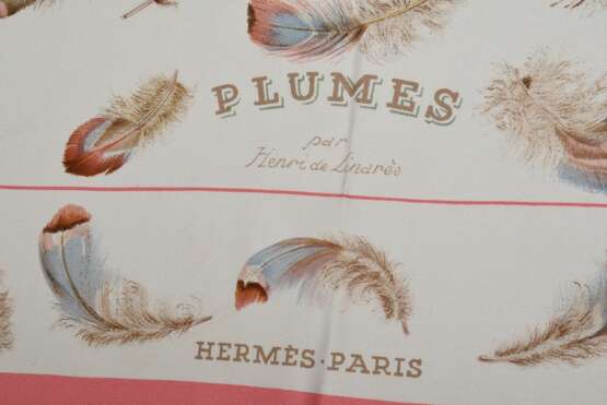 Hermès Seiden Carré "Plumes" in rosa, Entw.: Henri de Linares 1953, gerollter Rand, 90x90cm - Foto 3