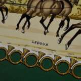 Hermès Seiden Carré "Livree Imperiale" in tannengrün, Entw.: Philippe Ledoux 1975, gerollter Rand, 90x90cm, kein Schild - Foto 3