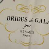 Hermès Seiden Carré "Brides de Gala", dunkelbraun/weiß, Entw.: Hugo Grygkar 1957, gerollter Rand, 90x90cm, kein Schild, Tragespuren, Ziehfaden, leichte Tragesspuren - photo 4