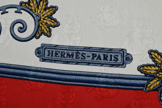 Hermès Façonné Seiden Carré "Joies d'Hiver" in rot/gold, Entw.: Joachim Metz 1992, gerollter Rand, 90x90cm, in Original Box und Weihnachtsumkarton "Bonne Noel/Bonne Année", kein Schild - photo 2