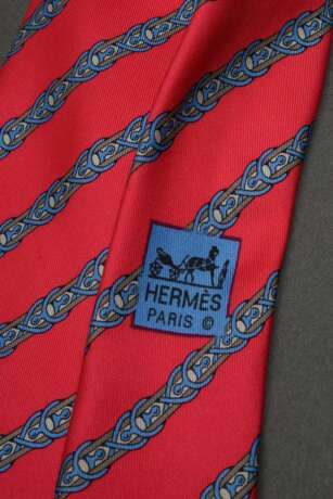 2 Hermès Seiden Krawatten: pinke und blaue "Steigbügel" (7152 FA), L. 145cm, B. 8/8,5cm, leicht fleckig - photo 7