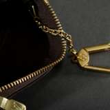 Louis Vuitton Schlüsseletui in Damier Canvas, goldfarbene Hardware, "Louis Vuitton. Paris", 6,5x12cm - photo 4