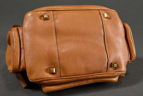 Prada Handtasche "Multi Pocket Bowler Bag", cognacfarbenes Kalbsleder (Vitello Light M Naturale), Nr.: BR2522, mit Certificato di autenticità, 16x22x14cm, Wasserfleck am Boden, min. Gebrauchsspuren - Foto 3