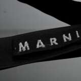Marni Modeschmuck Statement Collier aus bunten Kunststoffelementen mit Lederkugeln und Metallringen auf Seidentaftband aufgezogen, Mittelteil 30x2,8-4,5cm - Foto 2