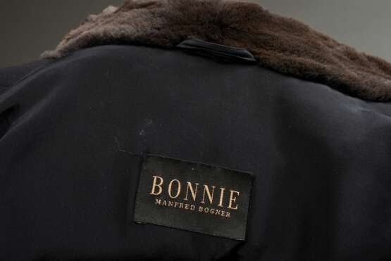 Gerupfter Nerzmantel mit Reverskragen und seitlichen Einschubtaschen, schwarz gefärbt, Bonnie by Manfred Bogner, um 2000/2005, Gr. L - photo 4