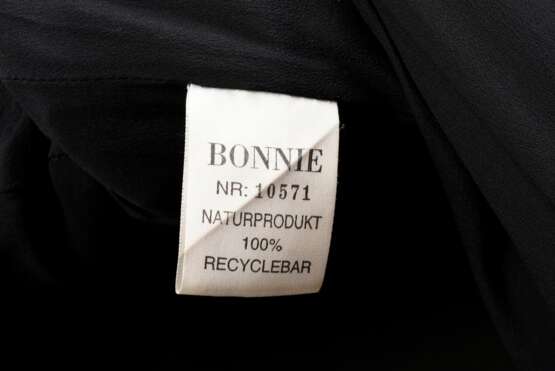 Gerupfter Nerzmantel mit Reverskragen und seitlichen Einschubtaschen, schwarz gefärbt, Bonnie by Manfred Bogner, um 2000/2005, Gr. L - Foto 5