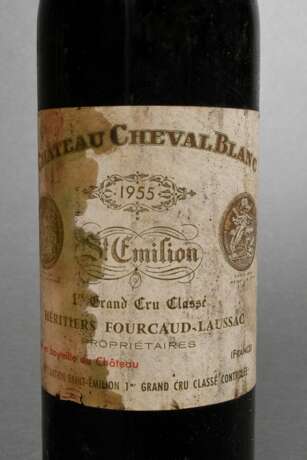 Flasche 1955 Chateau Cheval Blanc, Rotwein, Bordeaux, St Emilion, 0,75l, ms, durchgehend gute Kellerlagerung, Etikett und Kapsel beschädigt - Foto 2