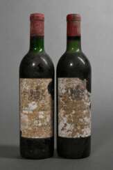 2 Flaschen 1970 Chateau Montrose, Rotwein, Bordeaux, Saint-Estephe, 0,75l, ms, durchgehend gute Kellerlagerung, Etiketten und Kapseln beschädigt