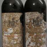 2 Flaschen 1970 Chateau Montrose, Rotwein, Bordeaux, Saint-Estephe, 0,75l, ms, durchgehend gute Kellerlagerung, Etiketten und Kapseln beschädigt - Foto 2