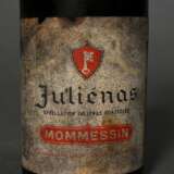 Flasche 1970 (?) Julienas Mommessin, Rotwein, Burgund, Cote d´or, 0,75l, hs, durchgehend gute Kellerlagerung, Etikett und Kapsel beschädigt - Foto 2