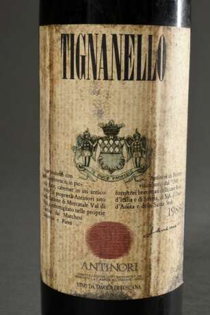Flasche 1988 Tignanello Antinori, Italien, Toscana, Rotwein, 0,75l, ts, durchgehend gute Kellerlagerung, Etikett und Kapsel beschädigt - фото 2