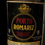 3 Diverse Flaschen Portwein, wohl 1960er Jahre, Romariz, Porto, nummeriert, Erzeuger Abfüllung, 0,75l, in, durchgehend gute Kellerlagerung, Etiketten und Kapseln beschädigt. 1 Etikett fehlt - photo 4