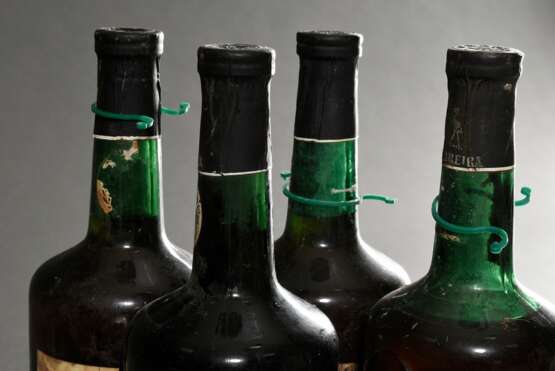 4 Flaschen Portwein, ohne Jahr, Ferreira Port white, (AAF Prägung auf Glas), Porto, Abfüllung wohl in den 60er Jahren, nummeriert, durch Erzeuger, 0,75l, in, durchgehend gute Kellerlagerung, Etiketten und Kapseln beschädigt - Foto 6