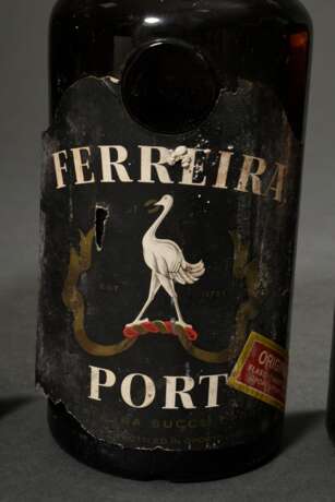 4 Flaschen Portwein, ohne Jahr, Ferreira Port white, (AAF Prägung auf Glas), Porto, Abfüllung wohl in den 60er Jahren, nummeriert, durch Erzeuger, 0,75l, in, durchgehend gute Kellerlagerung, Etiketten und Kapseln beschädigt - photo 3