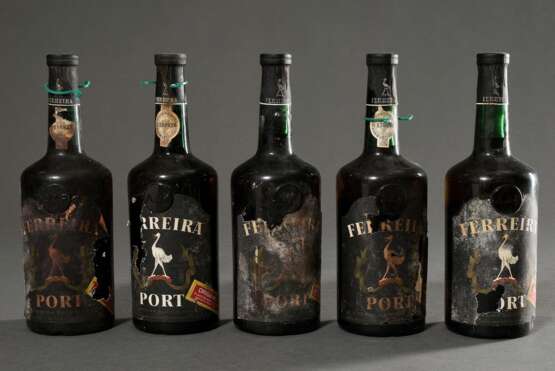 5 Flaschen Portwein, ohne Jahr, Ferreira Port white, (AAF Prägung auf Glas), Porto, Abfüllung wohl in den 60er Jahren, nummeriert, durch Erzeuger, 0,75l, in, durchgehend gute Kellerlagerung, Etiketten und Kapseln beschädigt - фото 1