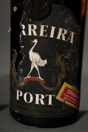 5 Flaschen Portwein, ohne Jahr, Ferreira Port white, (AAF Prägung auf Glas), Porto, Abfüllung wohl in den 60er Jahren, nummeriert, durch Erzeuger, 0,75l, in, durchgehend gute Kellerlagerung, Etiketten und Kapseln beschädigt - фото 3