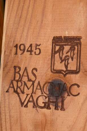 1 Flasche 1945 Armagnac "Bas Armagnac Vaghi, Baron de Sicognac", Domaine de Coulom Sarbotan les Therms, Cazaubone, Gers, abgefüllt 12.9.1987, 0,7l, Original Holzkiste - Foto 7