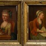 Paar Portraits eines unbekannten Künstlers des späten 18.Jh., "Mutter und Kind" und "Dame am Kaffeetisch", Öl/Holz, verso bez., 25,3x18,2/25,8x18,5cm (m.R. 33x26/32,6x26,2cm), Kratzer, Altersspuren - photo 1