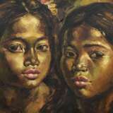 Unbekannter indonesischer Maler des 20.Jh. "Zwei balinesische Mädchen" 1973, Öl/Leinwand, sign./dat./bez. "Ubud Bali", 44,5x60cm (m.R. 53x69cm) - photo 3