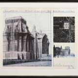 Christo (1935-2020) "Wrapped Reichstag" 1992, Offset, u.r. sign., i. Druck sign./dat., mit Artes Zertifikat, PM 57,8x74cm (m.R. 79,5x94cm) - Foto 2