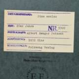 Renger-Patzsch, Albert (1897-1966) "Pina Exelsa", Fotografie auf Karton montiert, verso bez. und gestempelt, Nr. 5322, Freundeskreis Ernst Fuhrmann, Folkwang Verlag, 12,4x17,5cm (40x30cm), leichte Lagerungsspuren - photo 2