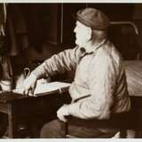 5 Schorer, Joseph (1894-1946) "Seemänner, Armenheim", Fotografien auf Karton montiert, je bez., verso gestempelt und Klebeetikett, 17,8x12,7cm (35x25cm), leichte Altersspuren - фото 2