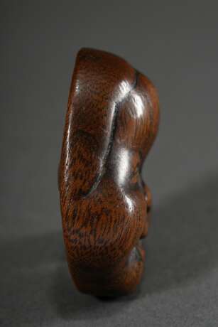 Masken Netsuke "Okame", Holz, schöne Alterspatina, 19.Jh., 5x4cm, Gebrauchsspuren - Foto 5