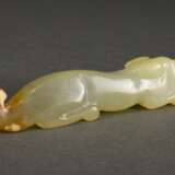 Jade Papiergewicht im Shang Stil "Liegender Chi-Tiger" mit Rust am Schwanz, L. 10cm - photo 5