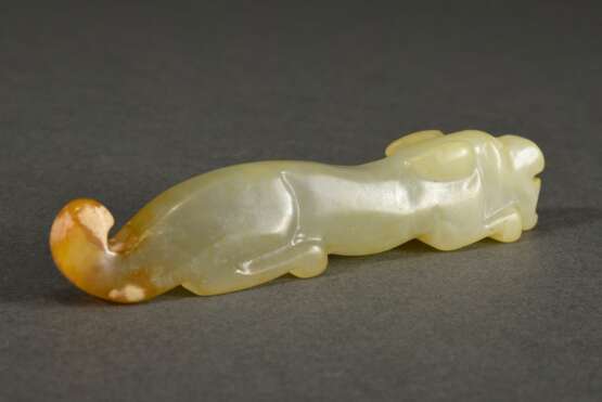 Jade Papiergewicht im Shang Stil "Liegender Chi-Tiger" mit Rust am Schwanz, L. 10cm - photo 5