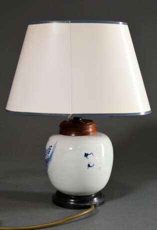 Chinesischer Ingwertopf mit figürlichem Blaumalerei Dekor, als Lampe montiert, H. 34cm - Foto 2