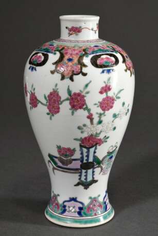 Porzellan Meiping Vase mit Famille Rose Malerei in Chine de Command Art, H. 19,2cm - photo 2