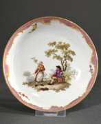 Produktkatalog. Meissen Schale mit polychromer Bemalung &quot;Teniersszene&quot; und goldstaffiertem rosé Rocaillerand, Punktzeit, 18.Jh., übermalte Brandfehler, Ø 13cm, berieben