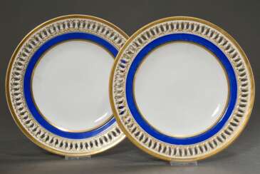 2 Meissen Teller mit durchbrochenem Rand in Blau-Gold staffiert, 19.Jh., Bossiernr.: 22, Ø 23,5cm, etwas berieben