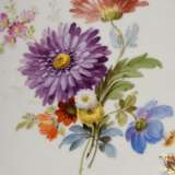 Meissen Prunkteller "Blumen" und "Streublumen" in plastischen Rocaille Kartuschen, um 1900, Ø 29,5cm, Vergoldung berieben - фото 5