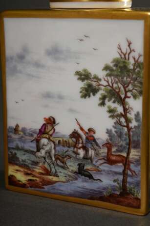 Paar Meissen Teedosen mit polychromer Malerei „Jäger in Landschaft“ nach Vorbild Philip Wouwerman, Goldstaffage, 20.Jh., Modellnr.: 52868, Bossiernr.: 93, Jahreszeichen: 1978, 10,2x6,8x4,8cm - Foto 5