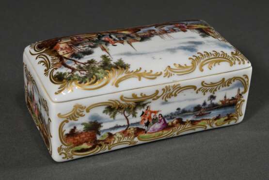 Eckige Meissen Tabatiere mit polychromer Malerei „Landschaften mit Personenstaffage“ und vergoldetem Relief, Dekornr.: 291812, Malernr.: 57, 4,5x10,5x5,5cm - photo 3