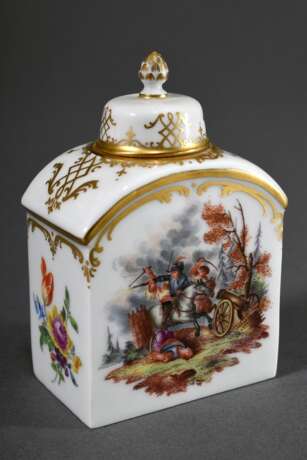 Kleine Meissen Teedose mit polychromer Malerei „Reiterszene“ und Goldstaffage, Modellnr.: 52860, 9,2x6,2x4cm - Foto 1