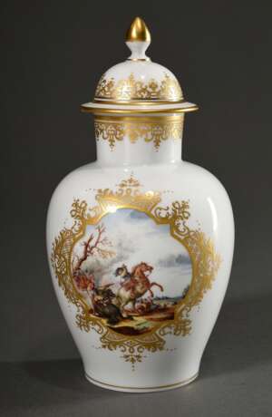 Meissen Deckelvase in Balusterform mit polychromer Malerei „Reitergefecht“ nach holländischem Vorbild in reich dekorierter Goldkartusche, Modellnr.: 51087, Bossiernr.: 24, Jahreszeichen: 1980, H. 23cm - photo 1