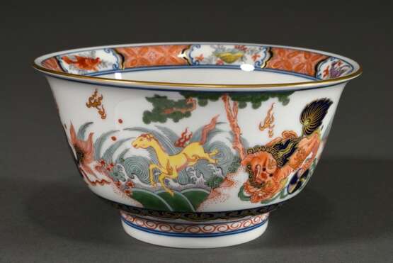 Seltene Meissen Kumme nach asiatischem Vorbild mit polychromer Malerei „Fo Löwe“, Modellnr.: 54300, Bossiernr.: 39, Jahreszeichen: 1979, Dekornr.: 579810, Malernr.: 186, H. 8,5 cm, Ø 15,5cm - фото 2