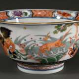 Seltene Meissen Kumme nach asiatischem Vorbild mit polychromer Malerei „Fo Löwe“, Modellnr.: 54300, Bossiernr.: 39, Jahreszeichen: 1979, Dekornr.: 579810, Malernr.: 186, H. 8,5 cm, Ø 15,5cm - фото 3