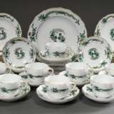 21 Teile Meissen Kaffeeservice „Grüner Hofdrache“ mit Goldstaffage, nach 1950, bestehend aus: 12 Teller (Ø 17,5cm), 8 Tassen/12UT (H. 6,5cm) und 1 Kuchenteller (Ø 24,5cm, 2 Schleiffstr.) - Foto 1