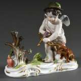 Meissen Figur „Amor als Jäger“ auf Rocaillesockel mit Terrainplinthe, polychrom staffiert, Entw.: August Ringler, um 1900, zeitnahe Ausführung, Modellnr.: R148, Bossiernr.: 58, Malernr.: 3, H. 12,5cm, restauriert, Blätter fehlen zum Teil - photo 2