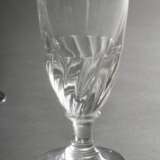 18 Rustikale Gläser mit gedrehten Zügen auf der Kuppa, in die Form geblasen, farbloses Glas, Frankreich Ende 19.Jh., in Form und Höhe variierend, H. 14,5-15,5cm, leichte Gebrauchsspuren - Foto 3