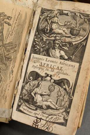 2 Diverse Bücher: Ioannis Leonis Africani "Africae descriptio IX lib. absoluta" und "Publii Terentii Carthaginiesis Afri comoediae sex/Adelphorum", je 2 Bände in einem Band, Pergamenteinband, Exlibris "Bibliothek Hammer, St… - photo 8