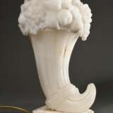 Elegante Art Deco Alabaster Lampe "Füllhorn" auf oktogonaler Plinthe, Frankreich um 1920/1930, elektrifiziert, H. 40cm, Materialbedingter Riss in der Wandung - photo 3