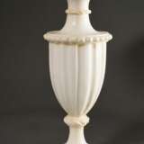 Tischlampe mit klassischem Alabaster Vasenfuß auf eckiger Plinthe, 20.Jh., H. 67,5cm - photo 2