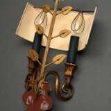 Paar „Vasen“ Wandlampen im Maison Baguès Stil, vergoldetes Metall mit geschliffenem Spiegelglas und Prismenblüten, handgefertigte Halbschirme, 2flammig, Frankreich 20.Jh., H. 46cm - photo 5